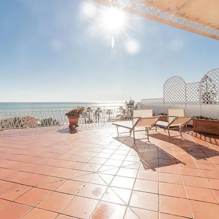 H11 Tuttomare Terrazzo - Parcheggio *