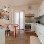 H11 Tuttomare Terrazzo - Parcheggio 산레모