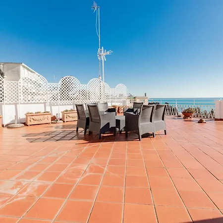 H11 Tuttomare Terrazzo - Parcheggio Санремо